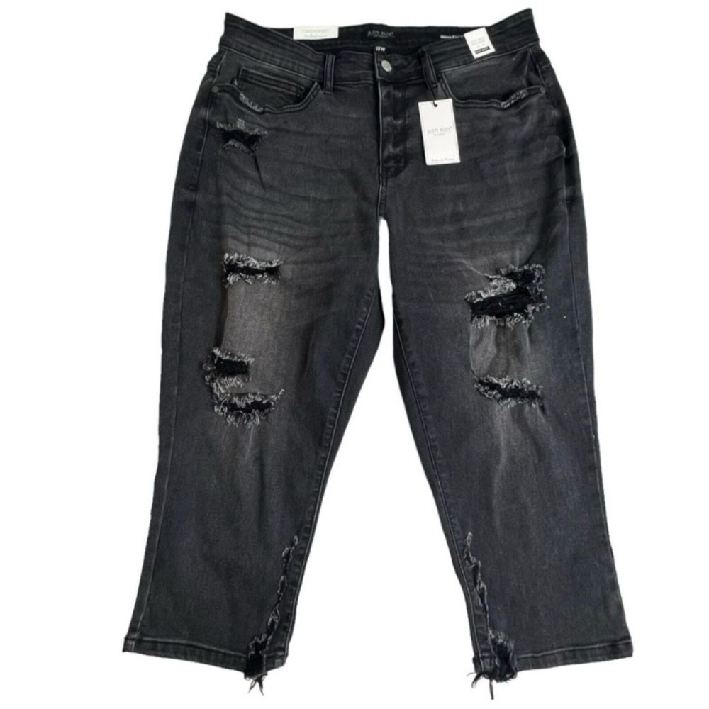 Judy Blue Destructed Capri Skinny Jeans - Gently Used